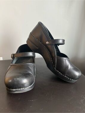 Dansko Black Marcelle Leather Mary Jane Style Clogs